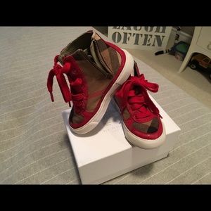 Little boy toddler Burberry shoes size 25
